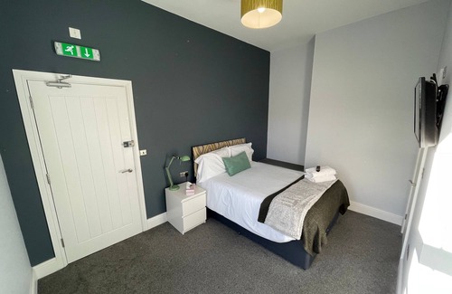 Basingstoke Hotel | Arlan House, Superb Basingstoke Hotel - Room 12