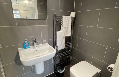 Basingstoke Hotel | Arlan House, Superb Basingstoke Hotel - Room 12