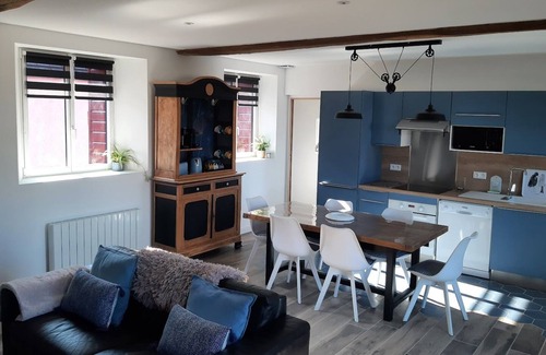 Bosc-Roger-sur-Buchy House | ARMADA 2023 Beautiful tastefully renovated barn, with farm animals!