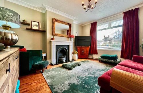 Pudsey House | Arnold House in the heart of Calverley village