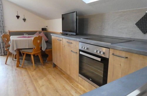 Wallgau Apartment | "Arnspitz" apartment 1 bedroom, shower, toilet - mountain view, guest house