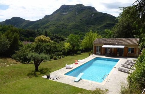 Sumene House | Around the pool and its superb view