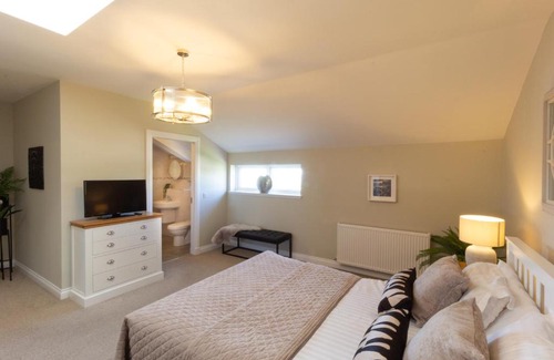 Ayr Apartment | Arran View Apartment at Heads of Ayr
