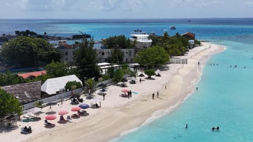 Gulhi Hotel | Arrival Beach and Spa
