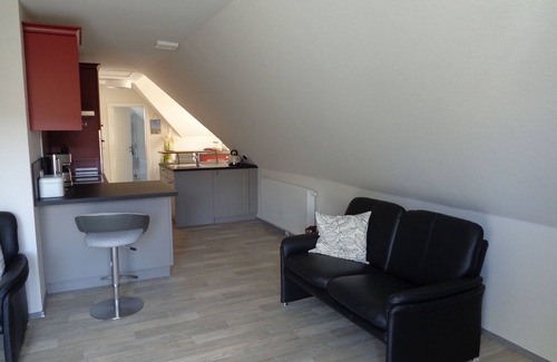 Lindaunis House | Arrive - take a deep breath. Apartment with view of the Noor, private garden, lake access