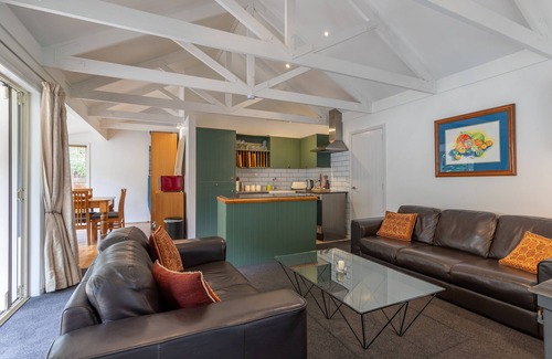 Arrow Junction Cottage | Arrow Junction Cottage