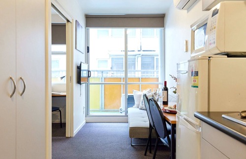 Carlton South Apartment | Arrow on Swanston