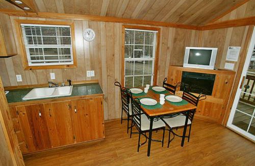 Marquette County Resort | Arrowhead Camping Resort Deluxe Cabin 4