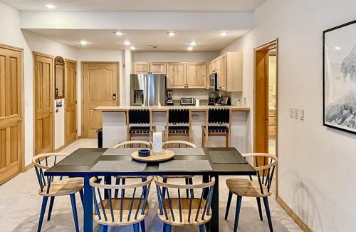 Edwards Apartment | Arrowhead Escape