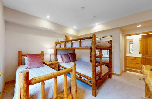 Edwards Apartment | Arrowhead Escape