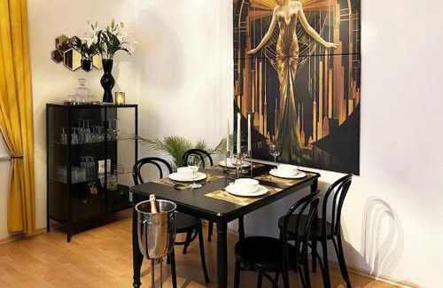 Gera Apartment | Art Deco Design Apartment, 65 Zoll TV, Waschtrockner, beste Lage, am Markt