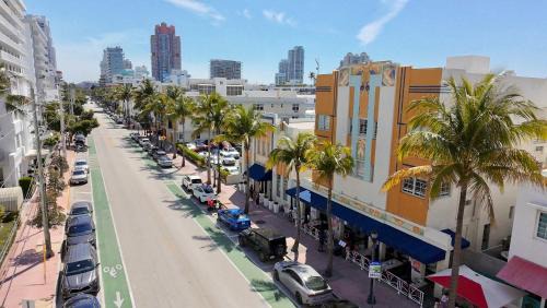 South Pointe Apartment | Art Deco Suite Steps from Beach in South of Fifth