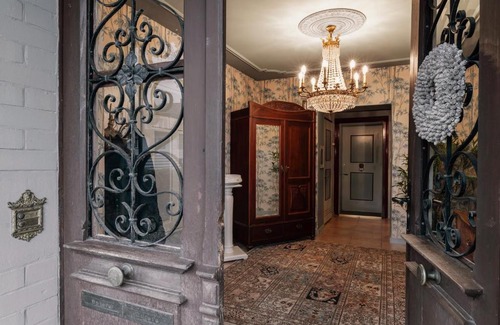 Goldau Bed & Breakfast | Art Deco Villa Mon Abri BnB