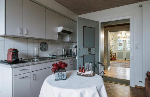 Goldau Bed & Breakfast | Art Deco Villa Mon Abri BnB