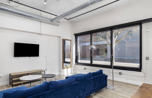 Downtown Springfield Apartment | Art District Loft - 4BD/2BA Downtown SGF, Brick City