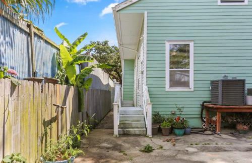 Mid-City House | Art Filled Sanctuary in the Heart Of Mid City