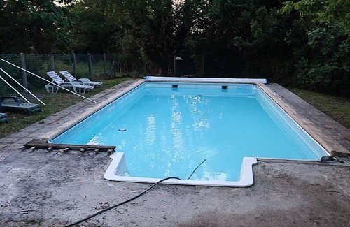 Saint-Hilaire-de-la-Noaille House | Artist's house in the country Pets welcome L