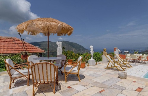 Kardhakata Villa | Art Gallery Villa Kefalonia Sea View and Breakfast