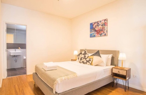Chinatown Apartment | Art inspired 1 Bed Apt in the heart of Sydney