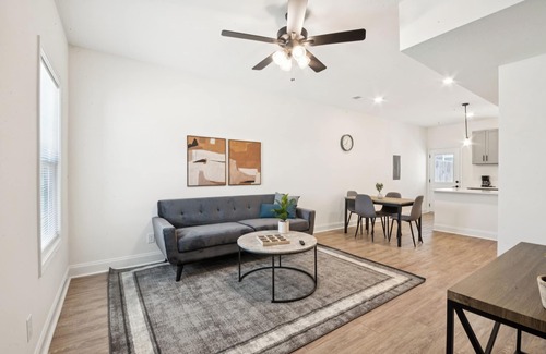 Clarksville Apartment | Arte Luxury townhomes D6 I Comfy 2 Bed 2.5 Bath