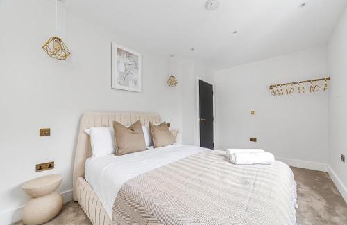 Barnhill Apartment | Arte Stays - Serviced Apartments for Leisure and Business - Private Parking - 12 minutes walking from Wembley Stadium