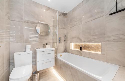 Barnhill Apartment | Arte Stays - Serviced Apartments for Leisure and Business - Private Parking - 12 minutes walking from Wembley Stadium