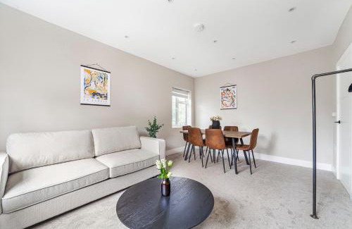 Barnhill Apartment | Arte Stays - Serviced Apartments for Leisure and Business - Private Parking - 12 minutes walking from Wembley Stadium