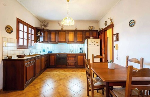 Spata-Artemida House | Artemida Beachside Escape - Villa Manjavino