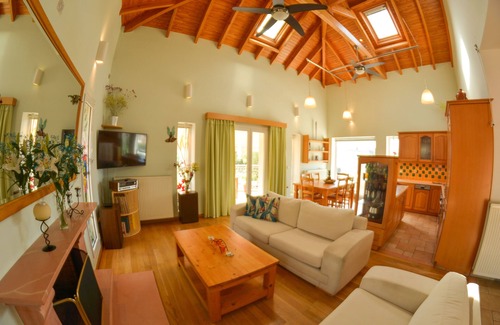 Agios Georgios Pagon House | Artemis House