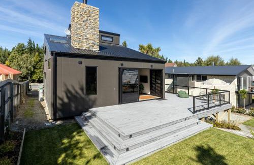 Lake Tekapo House | Arthouse Botanic Lake Tekapo