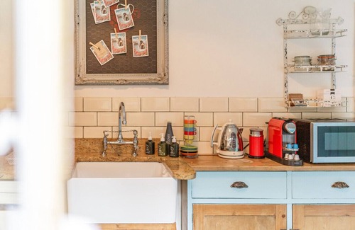 Mangotsfield House | Artisan Hall: 4BD Stunning Grandeur in Cotswolds