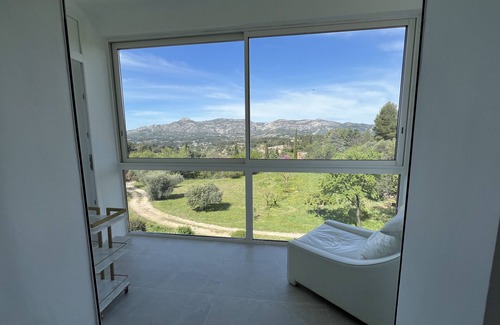 Roquevaire Villa | artist's house, exceptional place, where nature and serenity reign.