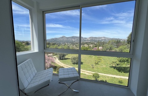 Roquevaire Villa | artist's house, exceptional place, where nature and serenity reign.