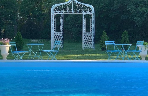 Foissac House | Artist Studio Gite in Charming Barn, at Chateau Mas de Pradie, Foissac.