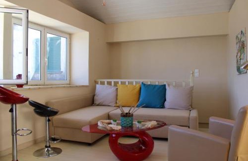 Pentati Apartment | Artistic Sea View House