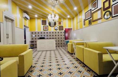 Varanasi Hotel | Artistik Abode