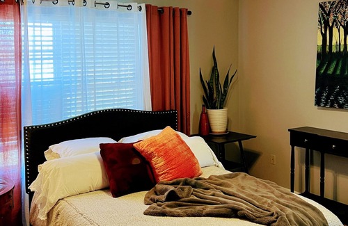 Northfield Condo | Artist’s Condo Centrally Located Cleve/Akron