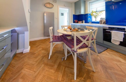 Harrogate Cottage | Artists’ Cottages, Artists’ Corner WIFI/Parking