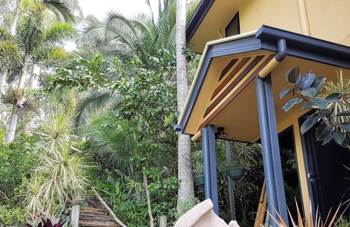 Rosemount Apartment | Artizen bed and breakfast - pet friendly weekender