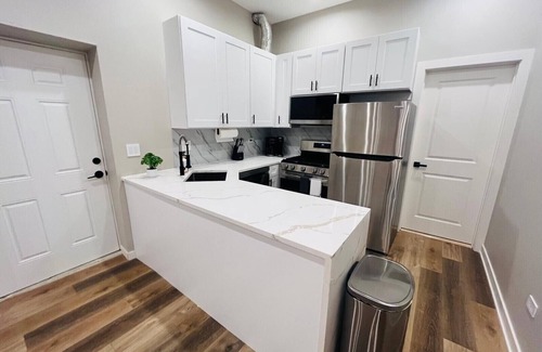 West Town Condo | Artsy Chicago - 1BR/1BATH