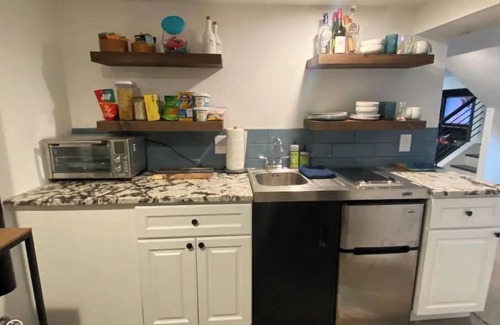 Platt Park House | Artsy Platt Park Guest Suite, Walk Everywhere + QUICK MOUNTAIN ACCESS!
