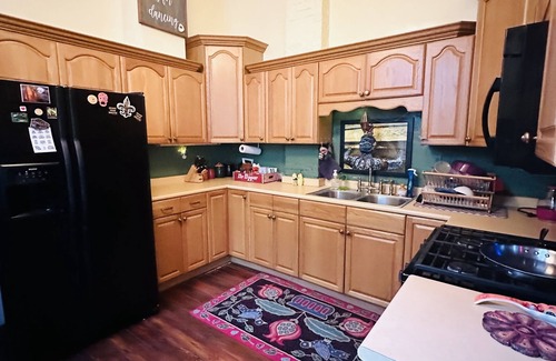 New Orleans House | Artsy Shotgun home in Historic Algiers Point. 5 minute walk to ferry to the FQ