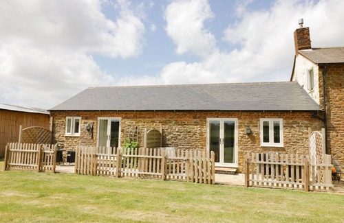 Daventry Cottage | ASH BARN, pet friendly, luxury holiday cottage in Catesby