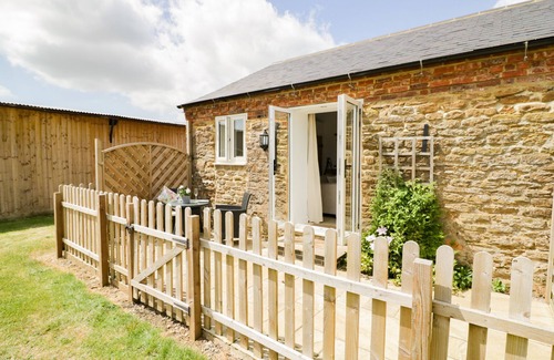 Daventry Cottage | ASH BARN, pet friendly, luxury holiday cottage in Catesby