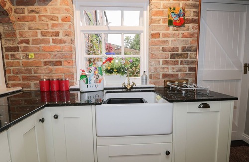 Winestead Cottage | ASH TREE LODGE, pet friendly, with hot tub in Burton Pidsea