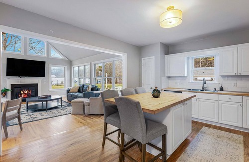 Fletcher House | Asheville Home close to Airport! 20 minutes to Biltmore!