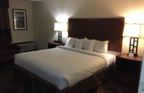 Lubbock Hotel | Ashmore Inn and Suites
