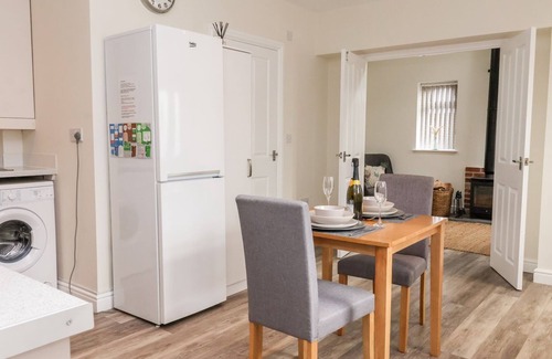 Winestead Cottage | ASHTREE COTTAGE, pet friendly, country holiday cottage in Ottringham