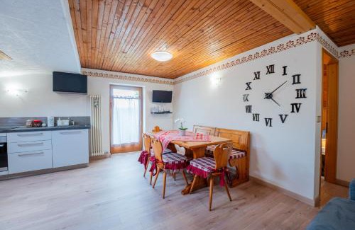 Asiago Apartment | [Asiago centro] Mansarda con Balcone e Giardino