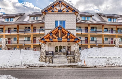 Government Camp Condo | Ask about summer discounts! Walk to Govy/Ski Bowl, Garage parking, Sleeps 8